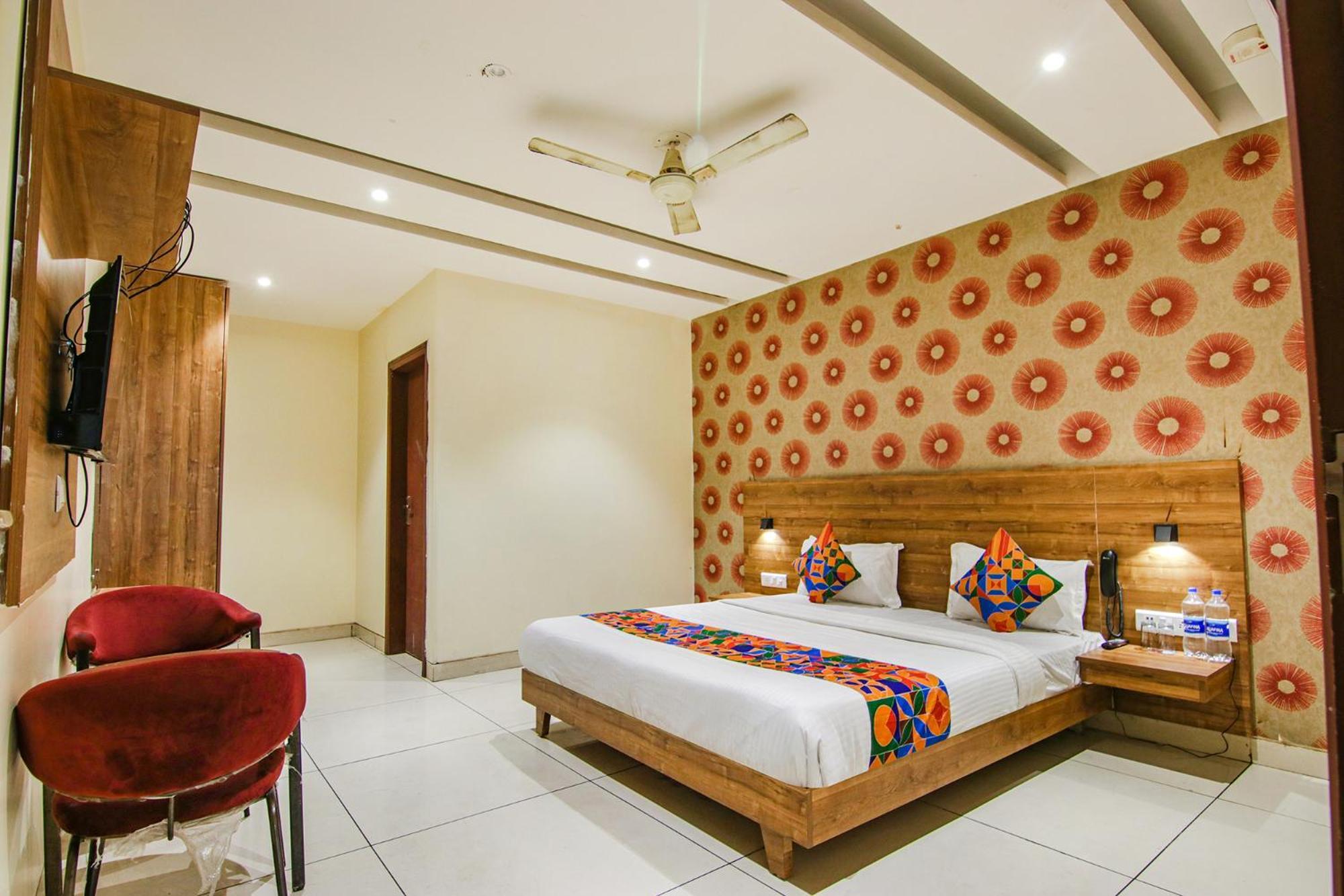 Fabhotel Golden Glory New Delhi Exterior photo