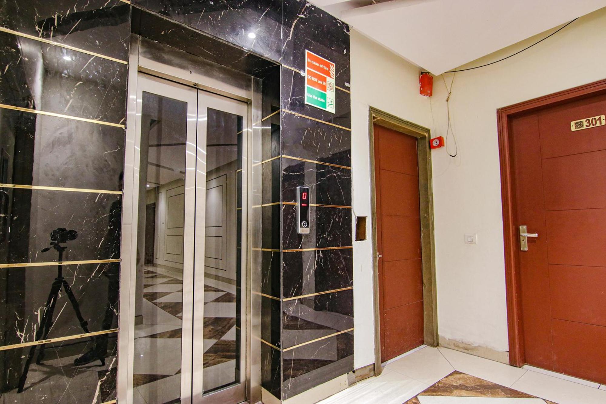 Fabhotel Golden Glory New Delhi Exterior photo