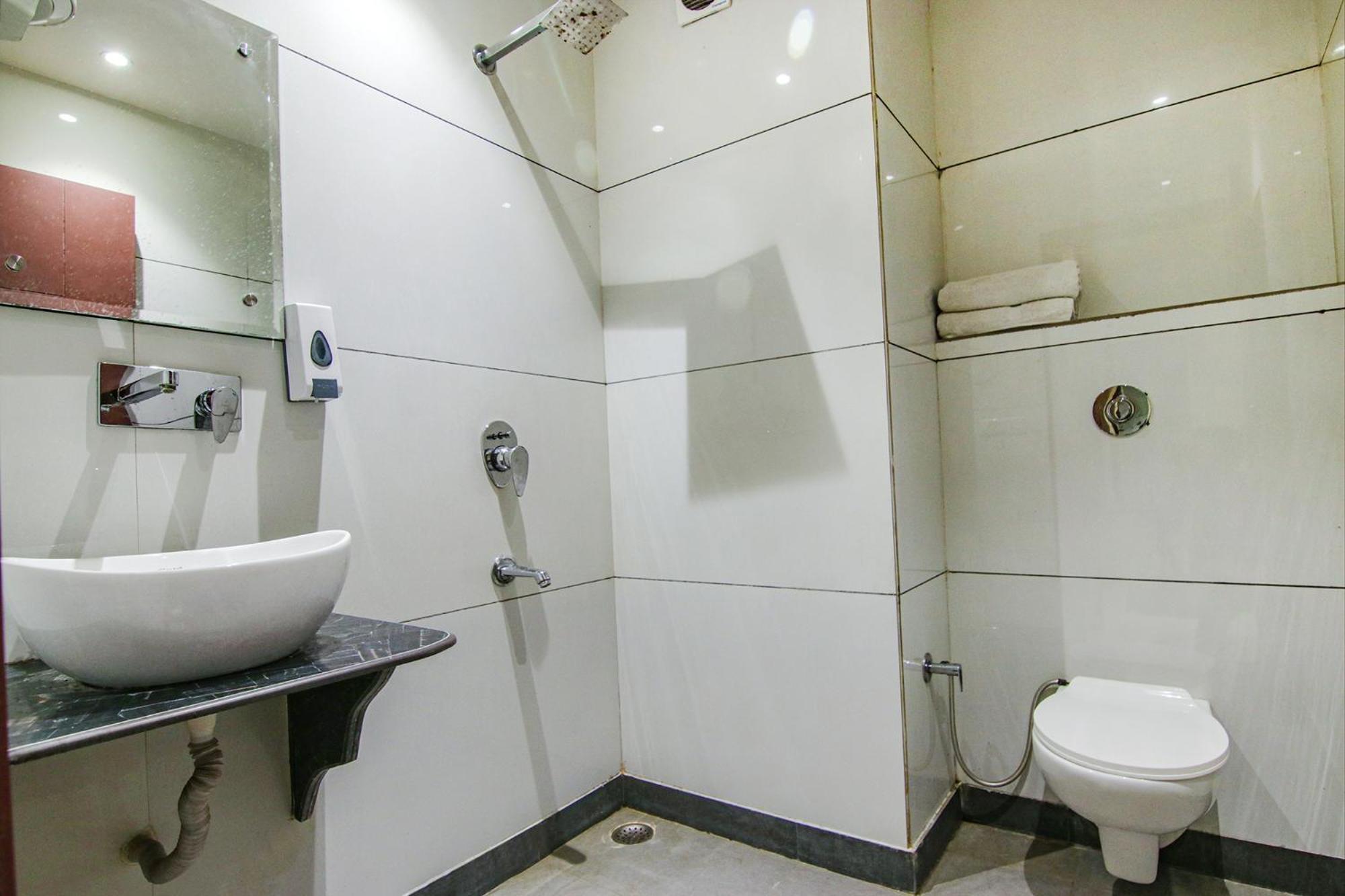 Fabhotel Golden Glory New Delhi Exterior photo