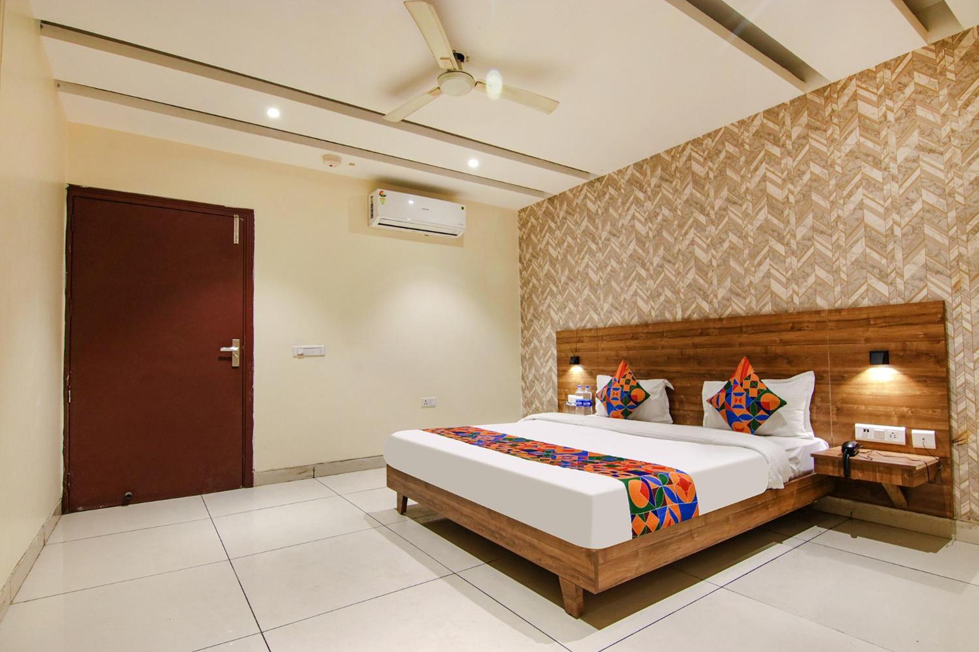 Fabhotel Golden Glory New Delhi Exterior photo