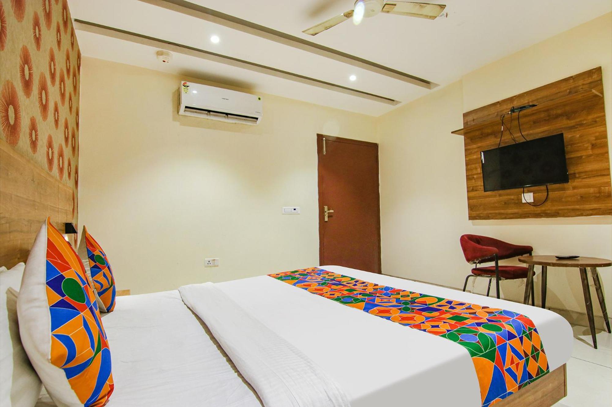 Fabhotel Golden Glory New Delhi Exterior photo